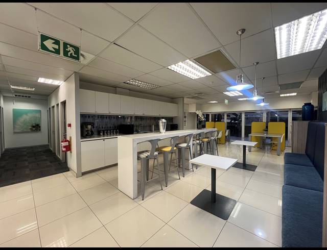 60M² SERVICED OFFICE TO LET IN ROSEBANK